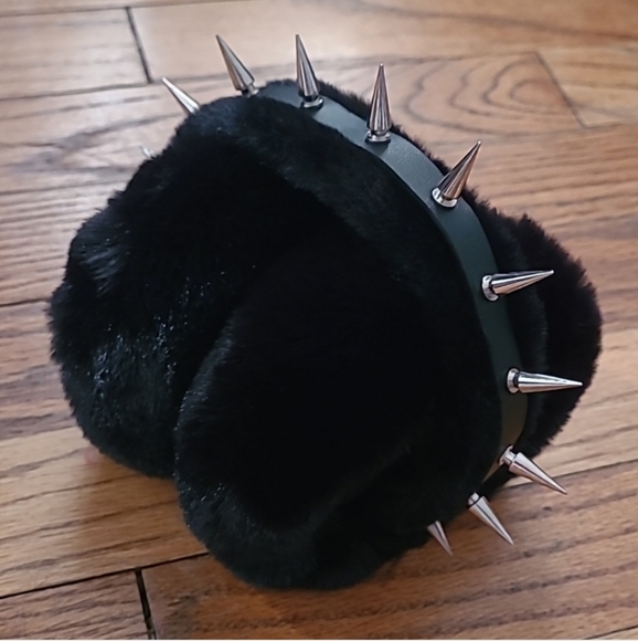 Spiked Plush Earmuffs Foldable - Picture 4 of 6